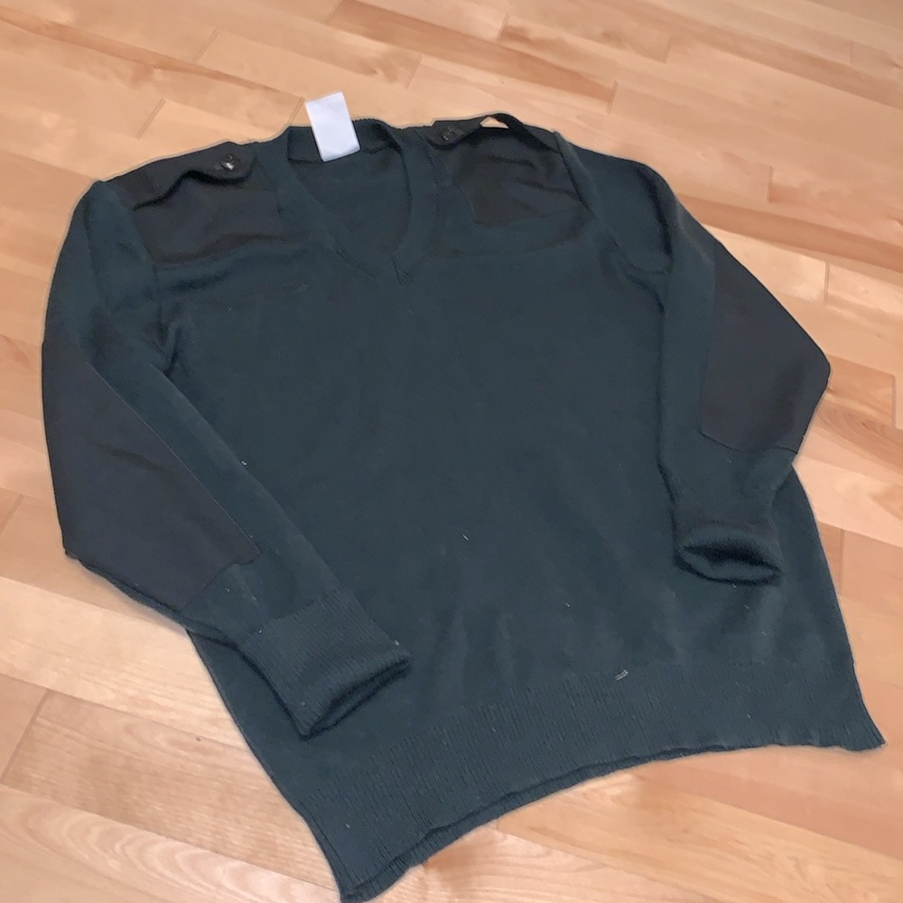 Army Navy Surplus - Canadian Forces Issued 100% Wool Sweater - Dark Green- Large